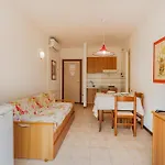 Appartement Bilo 4 *